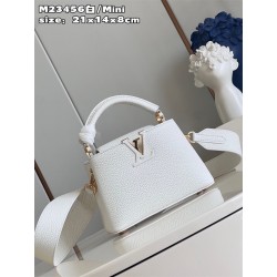 루이비통 카퓌신 미니 화이트 M23456 GZ