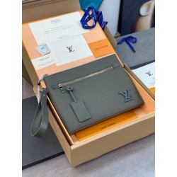 루이비통 아이패드 파우치 클러치 블랙 레더 로고 M69837  GZ